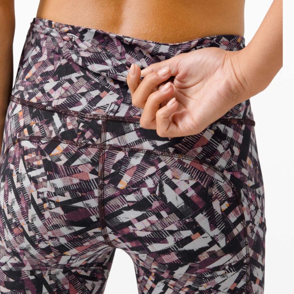 Lululemon Fast and Free Tight II 25" Nulux size 6 - Picture 4 of 8